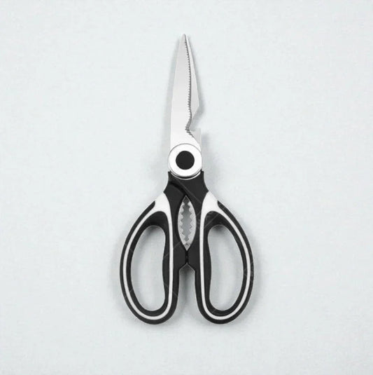 Ciseaux multifonctions SkyGrip noirs et argent sur fond clair, poignées ergonomiques.