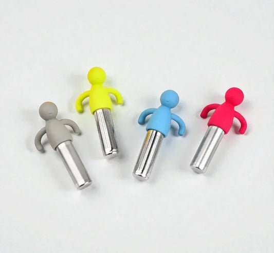 Infuseurs à thé SkyGrip en forme de personnages colorés sur fond blanc
